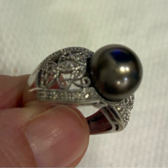 Elegant white 10k gold and Black Pearl Jewelry Set - Picture 2 of 11